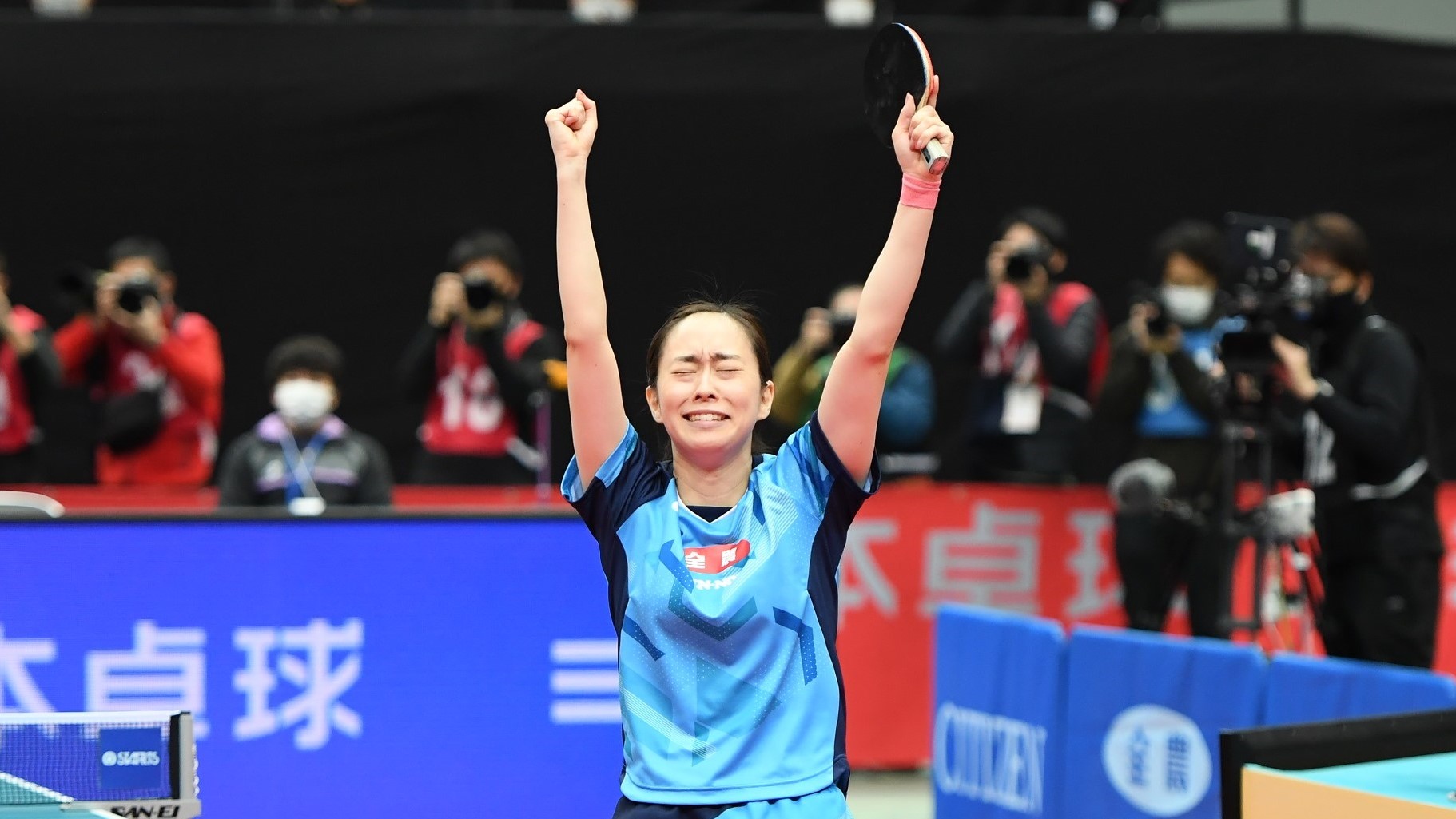 昭和五年七月／時事新報社。銅製　第捨壹回　全日本女學生庭球選手権大會。記念章。 mqdefault.jpg