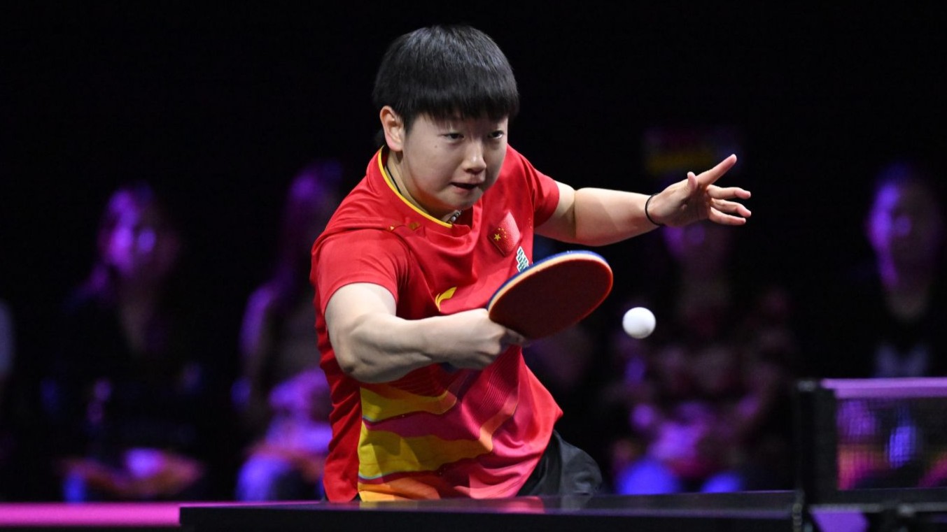 1円スタート！ 誠安◇美麗！ 2.8Kg虹入り ライトニング水晶 六角柱[T581-5189] 水晶 ライトニングの通販